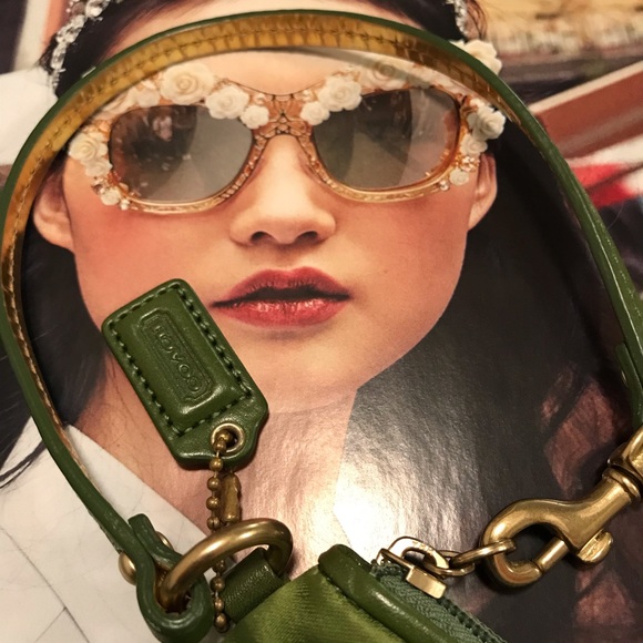 Coach Amanda Wristlet Chartreuse #42032 - Picture 2 of 5